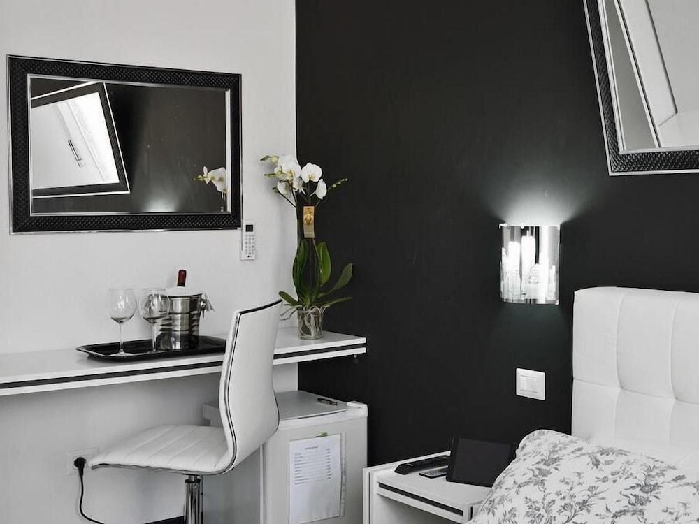 Black & White G&G Рим Екстериор снимка
