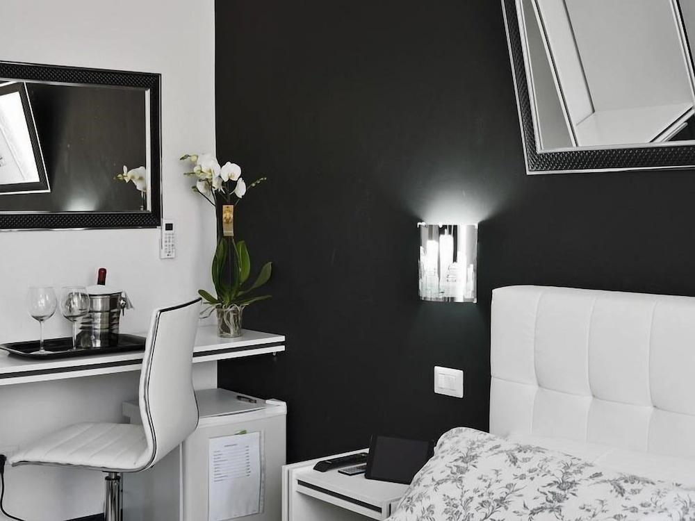 Black & White G&G Рим Екстериор снимка